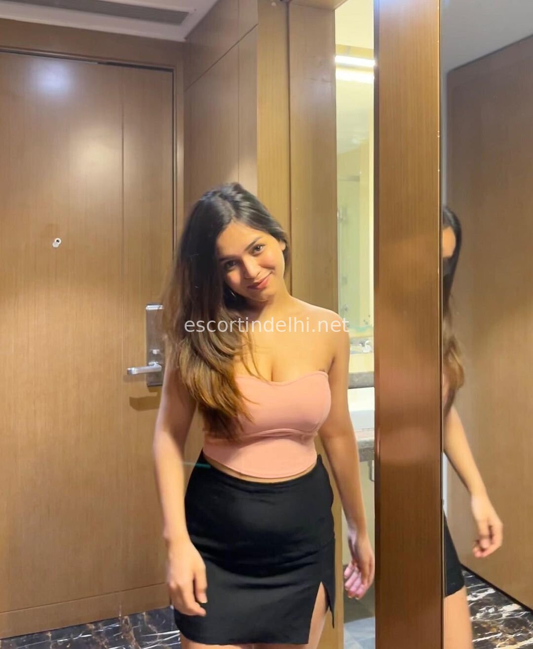 Call Girls In East Of Kailash Delhi 9999429918 ???? ?????